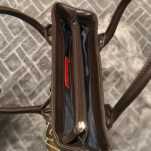 Tommy Hilfiger Brown and White Patterned Tote - Picture 6 of 10